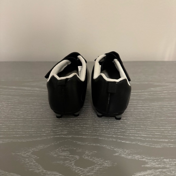 Carters cleats - Picture 2 of 6